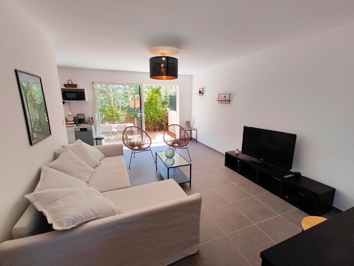 Villa Vias Plage Bagian luar foto